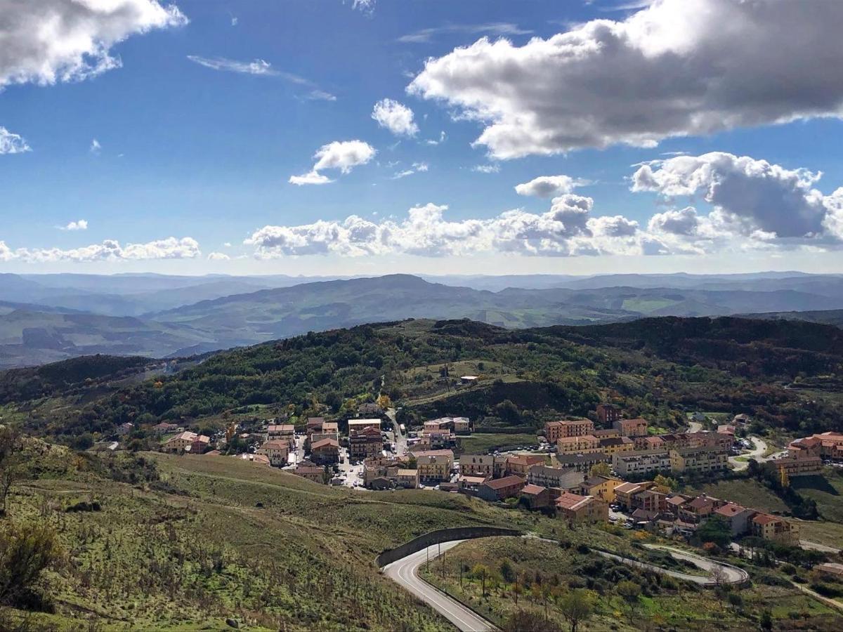 Verso Est Petralia Soprana Exterior foto